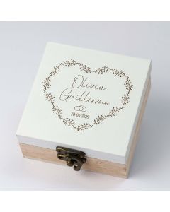 Scatola per fedi nuziali personalizzata con bordo a cuore 8,5x8,5x4,3 cm